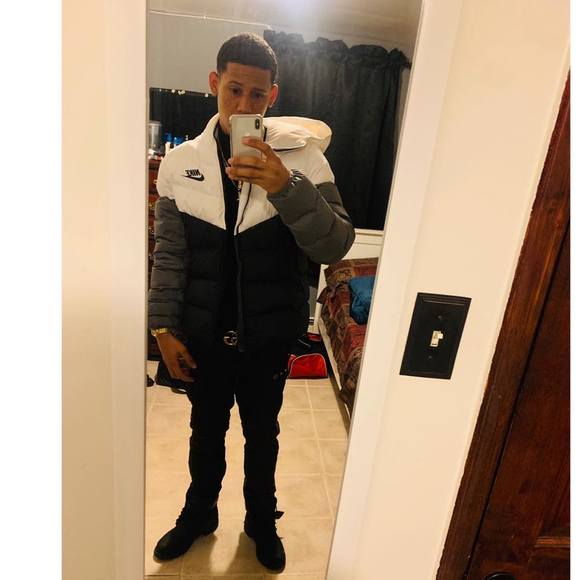 Profile Picture of Aronny l. Ruiz (@aronny993) on Poshmark