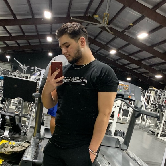 Profile Picture of Max Mitchell (@maxmitchell18) on Poshmark