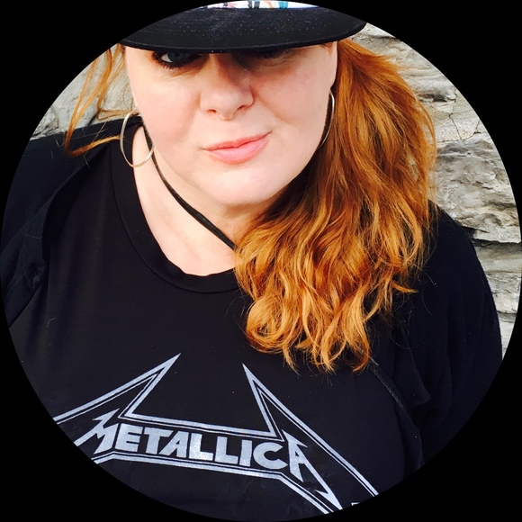 Amy Oconnor - Poshmark Profile Picture of Amy Oconnor (@seniorhipster) on Poshmark