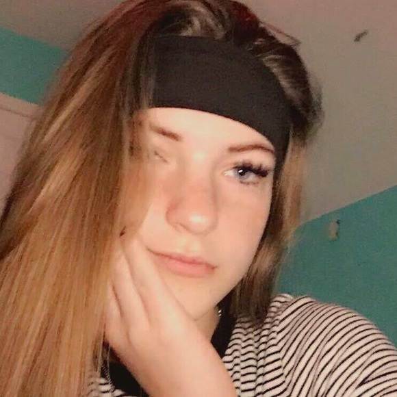 Profile Picture of Liina Lund (@kouvr) on Poshmark