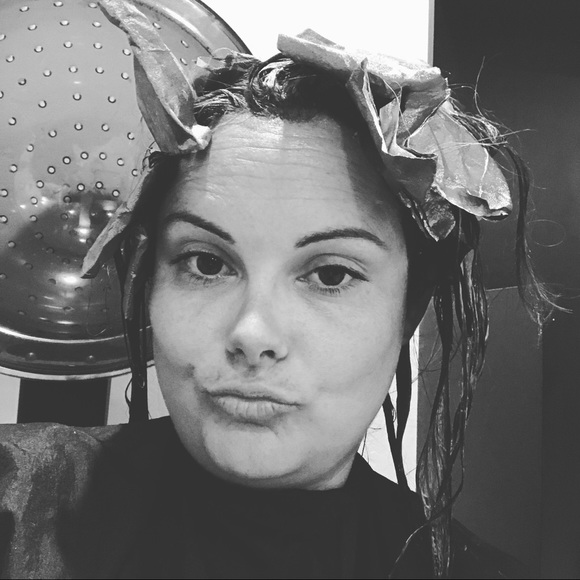 Profile Picture of Ashley Felkner (@ashfelkner) on Poshmark