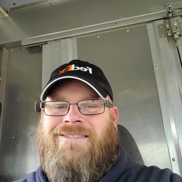 Profile Picture of Dustin Huite (@dhuite) on Poshmark