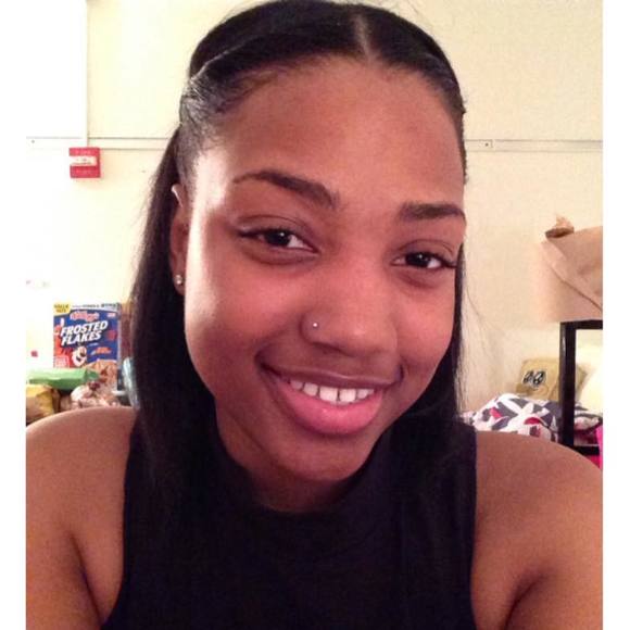 Profile Picture of Daranice Simmons (@daranice21) on Poshmark