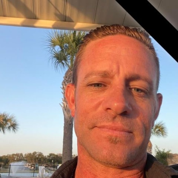 Profile Picture of Eric Soland (@esoland) on Poshmark