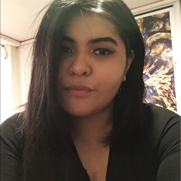 Profile Picture of Gladis Fuentes (@gladisfuentes) on Poshmark