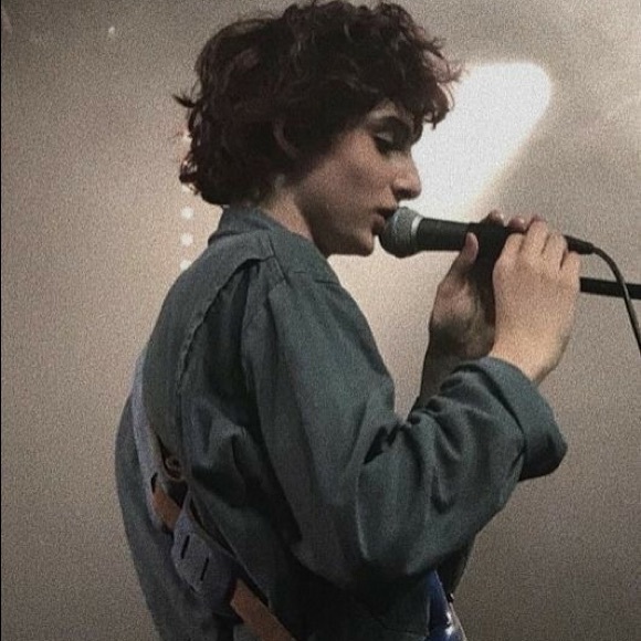 Profile Picture of Julie Wojciechowicz (@ilovesteveeee) on Poshmark