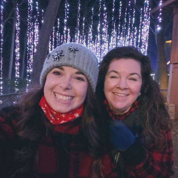 Profile Picture of Whitney Hoskins (@whithoskins) on Poshmark