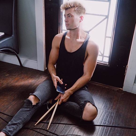 Profile Picture of Nick Sampson (@nsampson13) on Poshmark