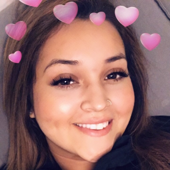 Profile Picture of Daisy Delgado (@daisyd28) on Poshmark