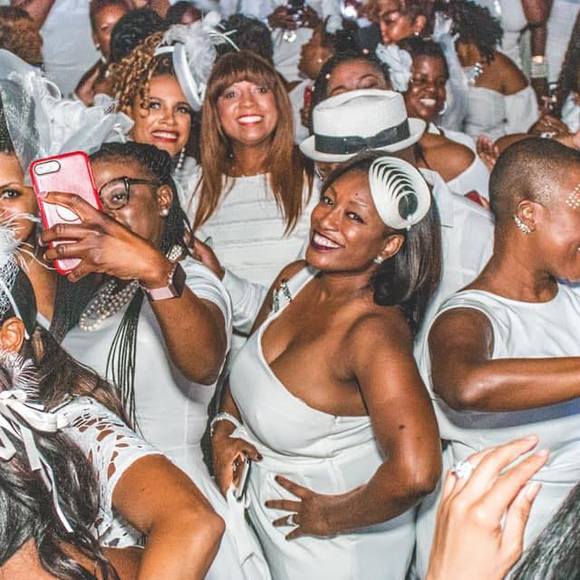 Profile Picture of Miriam Gomillion (@miriamgomillion) on Poshmark