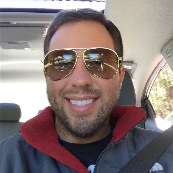 Profile Picture of Andrew Coviello (@muac85) on Poshmark