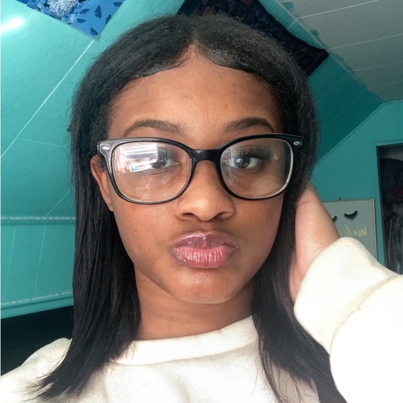 Profile Picture of Melissa Howard (@melissa15853) on Poshmark