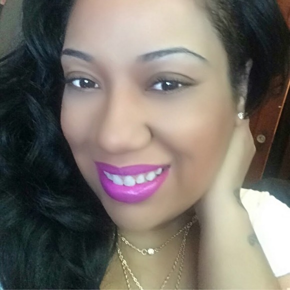 Tanishia Bailey - Poshmark Profile Picture of Tanishia Bailey (@tanishiabailey) on Poshmark