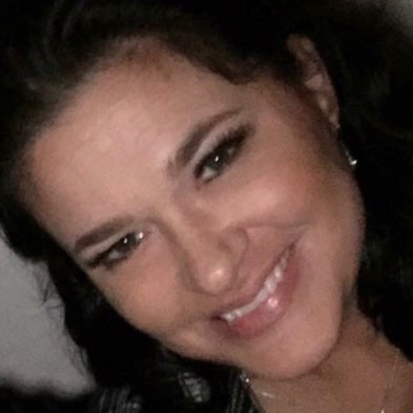 Profile Picture of Robin Silvey (@res706) on Poshmark