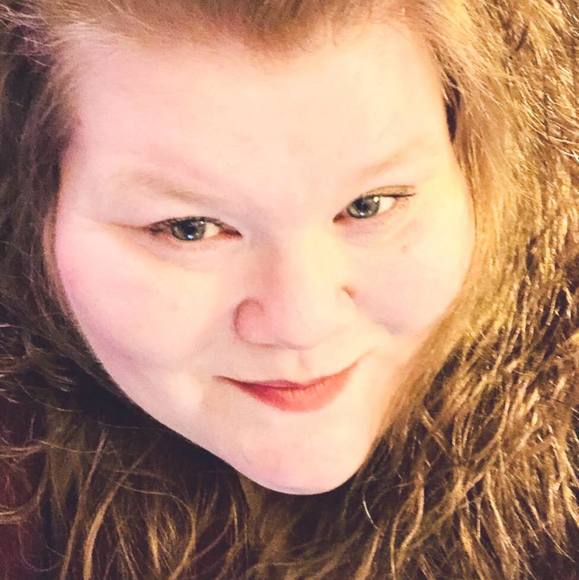 Profile Picture of Christy Bundrick (@christypage72) on Poshmark