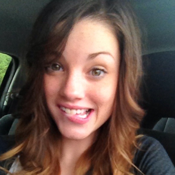 Profile Picture of Amanda Hamrick (@arh3321) on Poshmark