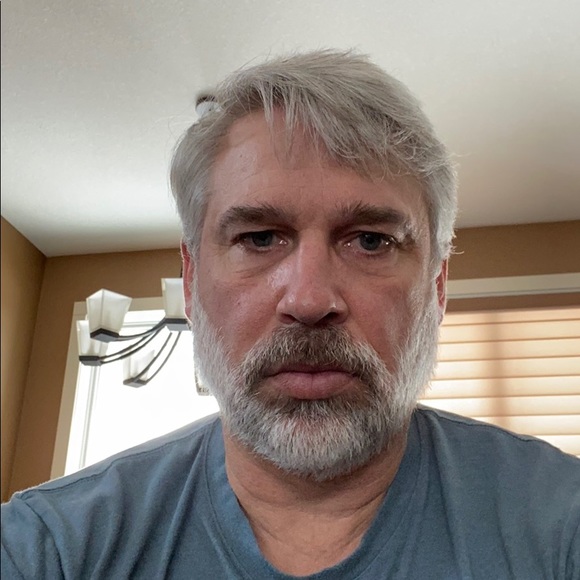 Profile Picture of Tom Howell (@tom_howell) on Poshmark