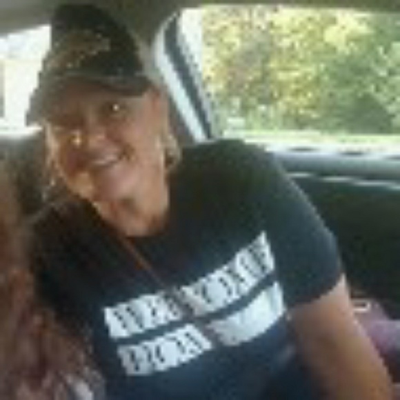 Profile Picture of Annette Raybourn (@araybourn) on Poshmark