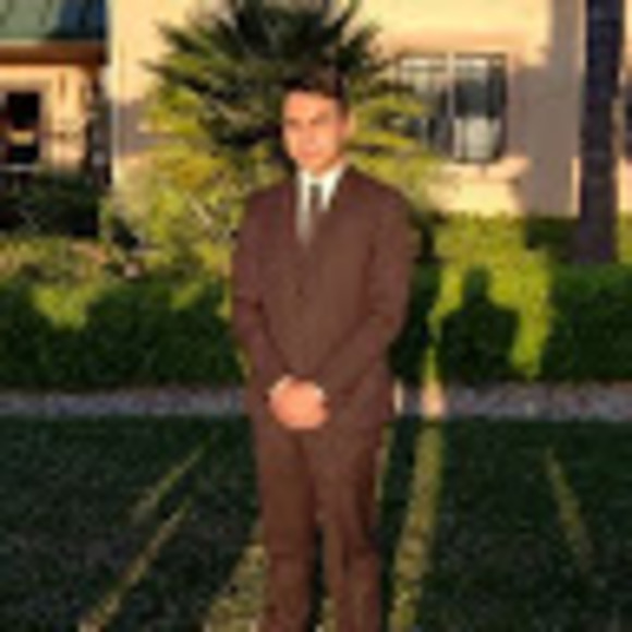 Profile Picture of Luis Rocha (@luisrocha102) on Poshmark