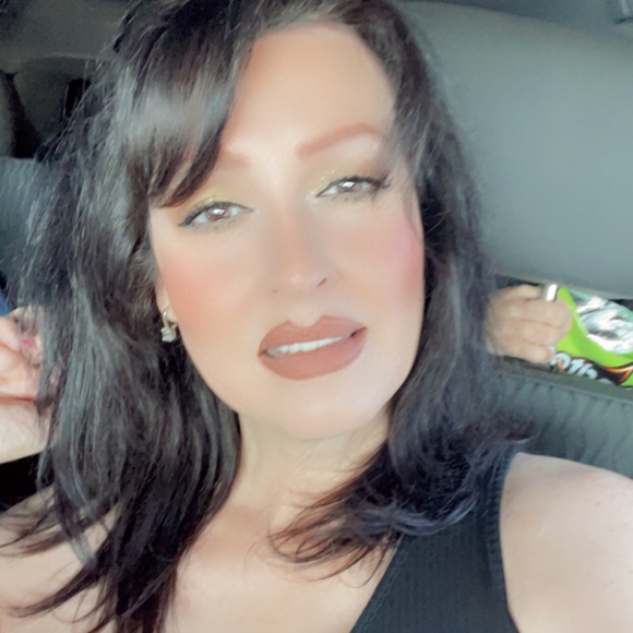 Profile Picture of Ada gabriella Castaneda (@adagab11) on Poshmark