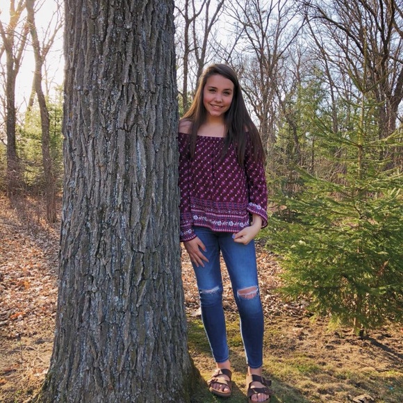 Profile Picture of Ashley Laager (@ashleylaager) on Poshmark