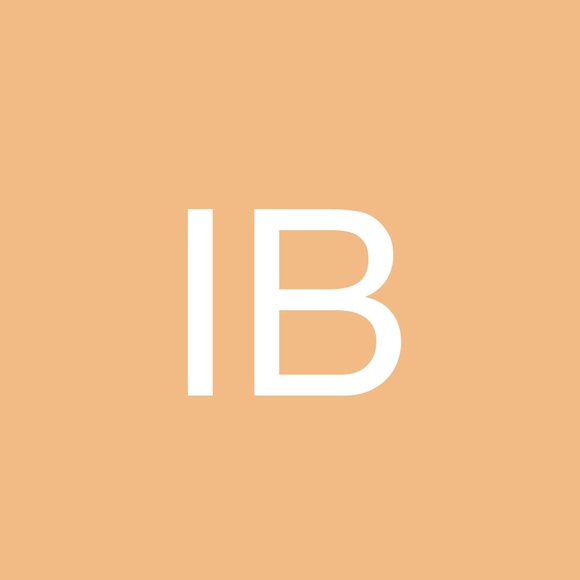 Profile Picture of Iyaqqw Behofrzb (@behofriyaqqw) on Poshmark