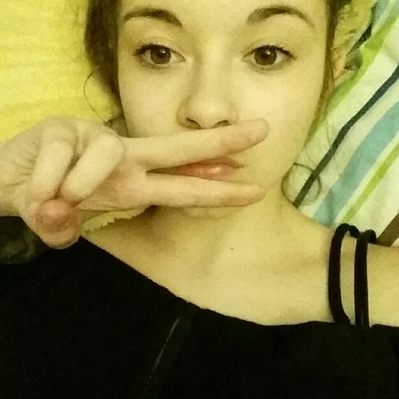 Profile Picture of Jasmine Zarback (@jswizzy) on Poshmark