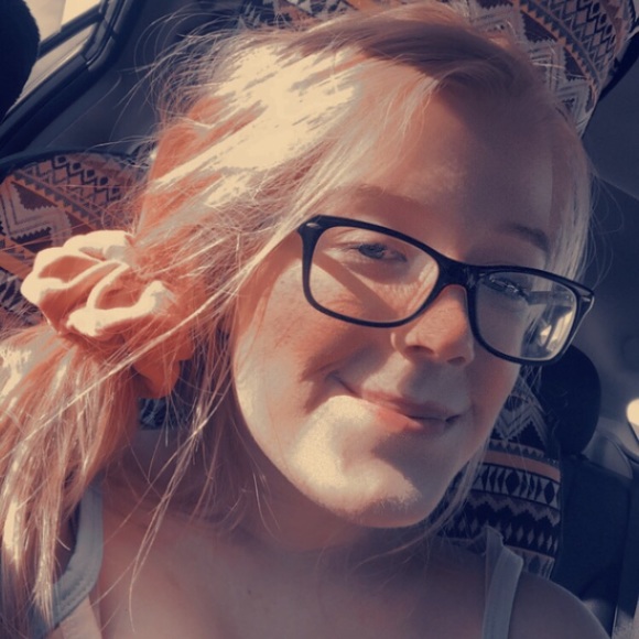 Profile Picture of Laine Bangerter (@lainebangerter) on Poshmark