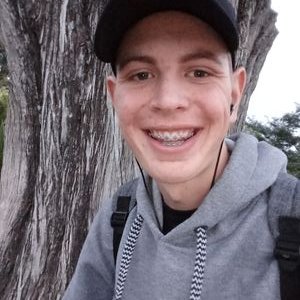 Profile Picture of Alex Buss (@Alex19827426) on Twitter