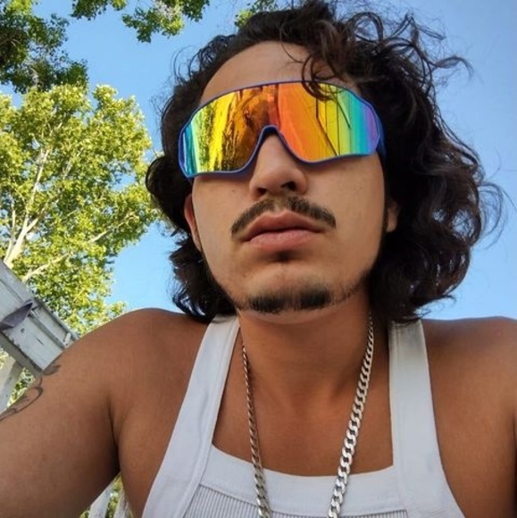 Profile Picture of Dinero Gandara (@dinerogandara) on Poshmark