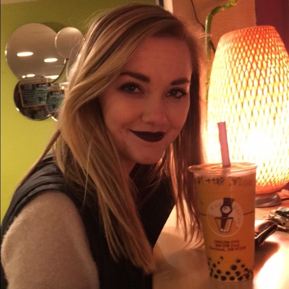 Emma Goodall - Poshmark Profile Picture of Emma Goodall (@3mmag) on Poshmark