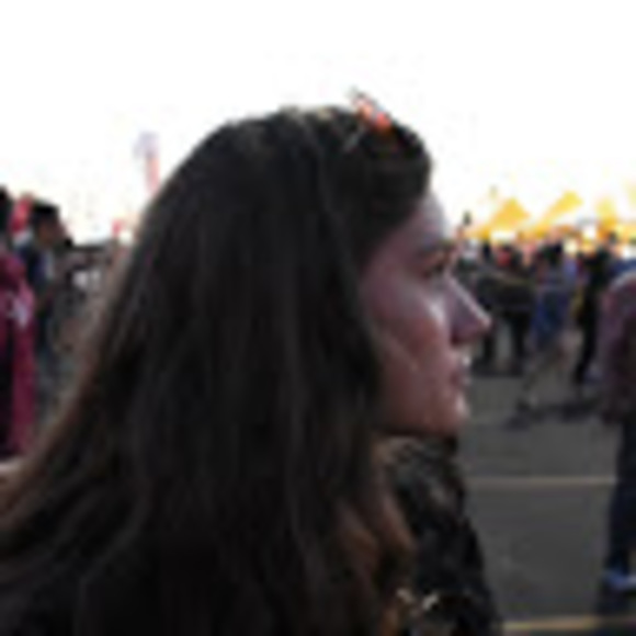 Profile Picture of Renee Brenneisen (@reneebrenneisen) on Poshmark