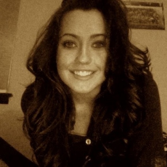 Profile Picture of Michaeline Perry (@michaelineperry) on Poshmark