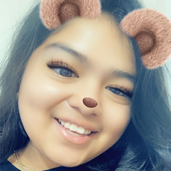 Profile Picture of Paulina Solorio (@paulina_solorio) on Poshmark