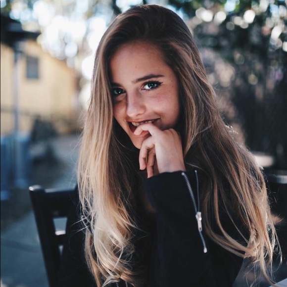 Profile Picture of Mikayla Paul (@mikaylapaul894) on Poshmark