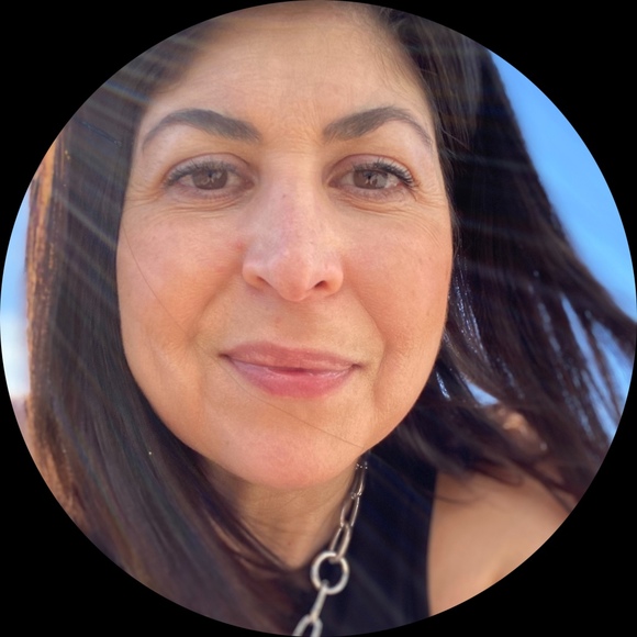Profile Picture of Mima Argento (@mima74) on Poshmark