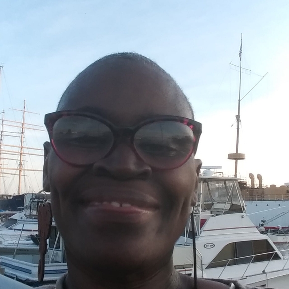 Profile Picture of Kim Lightford (@kimlightford4) on Poshmark