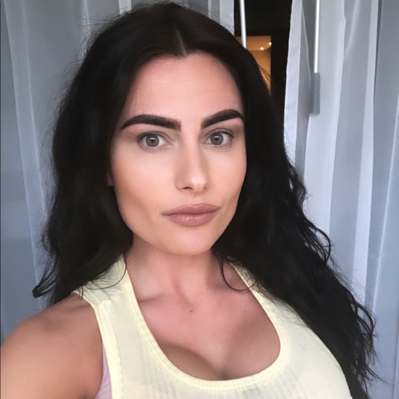 Profile Picture of Daniela Gjuraj (@dgjuraj1) on Poshmark