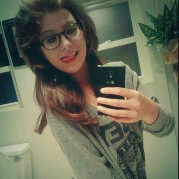 Profile Picture of Leann Scott (@betruebeyou20) on Poshmark