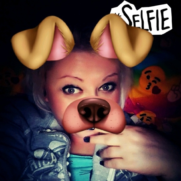 Profile Picture of Talia Thomas (@talia_thomas) on Poshmark