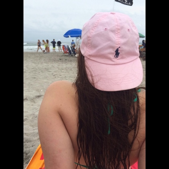 Profile Picture of Gina Bewick (@gbewick) on Poshmark