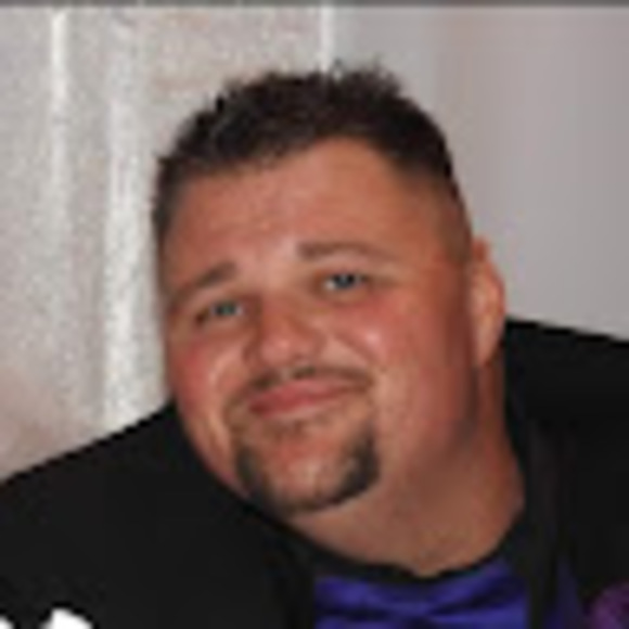 Jonathon Bolyn - Poshmark Profile Picture of Jonathon Bolyn (@jonathonbolyn81) on Poshmark