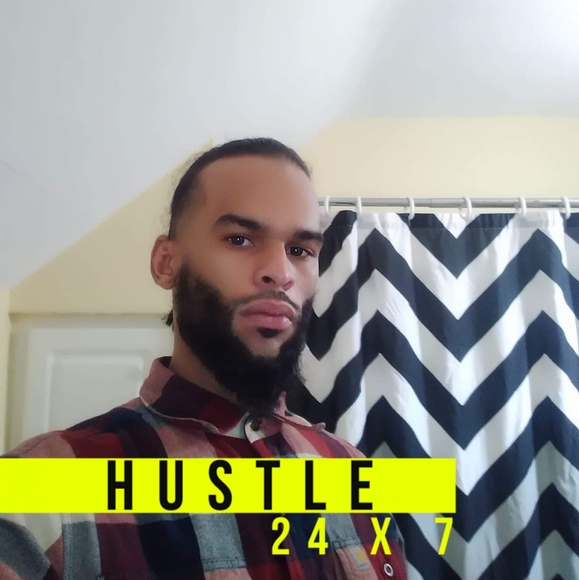 Profile Picture of Daniel Milam (@dmilam807) on Poshmark