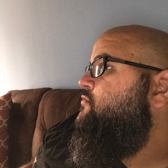 Profile Picture of Aaron Roy (@aaronroy77) on Poshmark