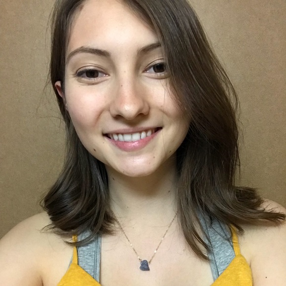 Profile Picture of Samantha Jestadt (@samanthajestadt) on Poshmark