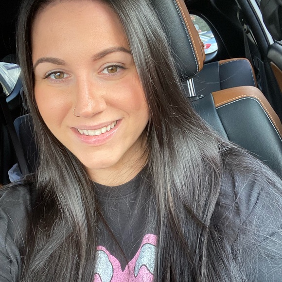 Profile Picture of Kaitlyn Blake (@kaitlynblake608) on Poshmark