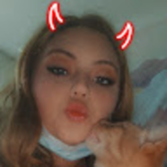 Profile Picture of Autumn Hay (@autumnhay2323) on Poshmark