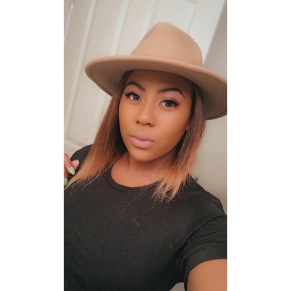 Profile Picture of Cassidy Mapanao (@cassidyparis22) on Poshmark