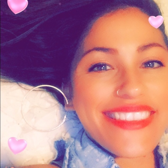 Profile Picture of Shawlin Nishikawa (@nishikawa712) on Poshmark