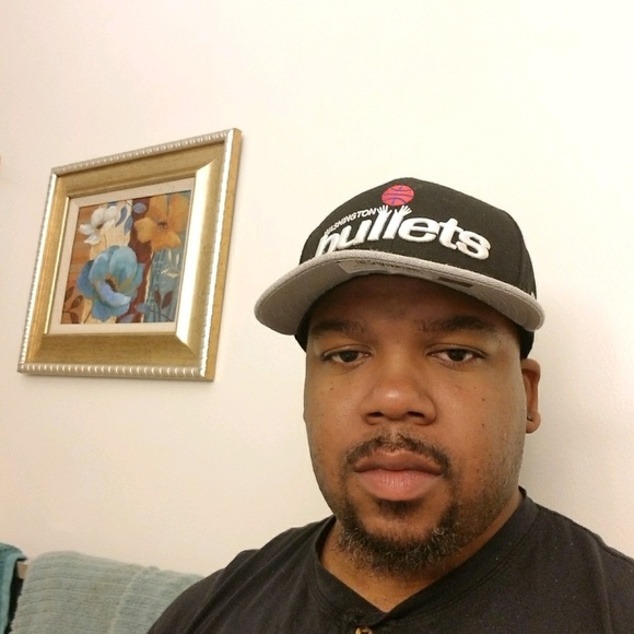 Profile Picture of Joseph Hill (@jchill81) on Poshmark